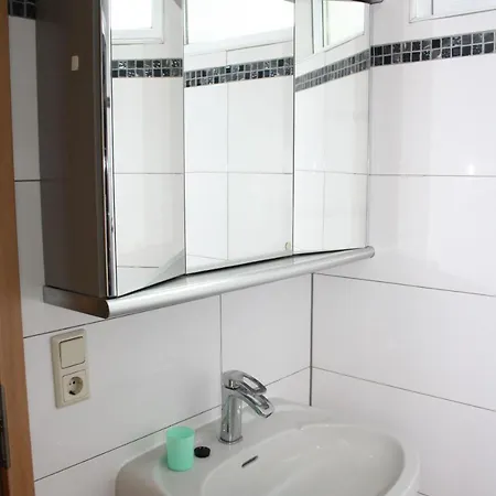 Golden Lotus Apartment *